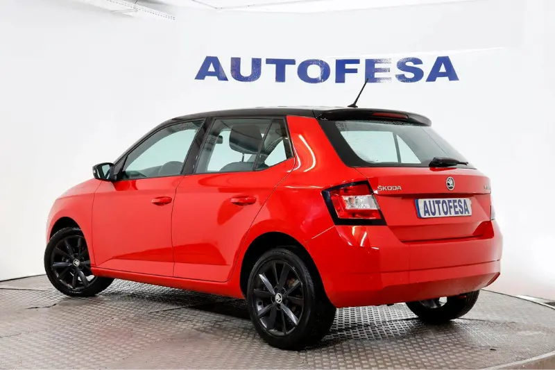 Skoda Fabia rojo en venta