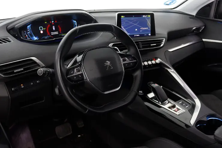 Volante y mandos del Peugeot 3008 de segunda mano