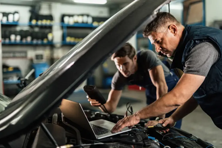 Taller mecánico para coches eléctricos seminuevo